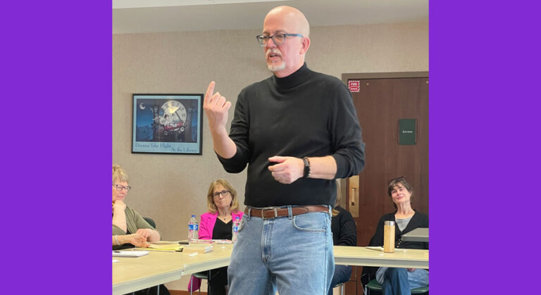 Sweazy Sweazy urges writers to just keep at it – Woman's Press Club of Indiana